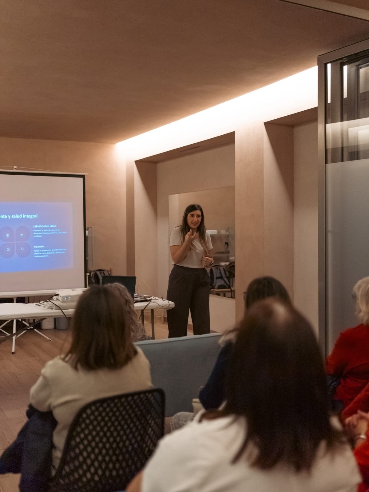 Taller presencial de bienestar y salud integrativa para mujeres al aire libre
