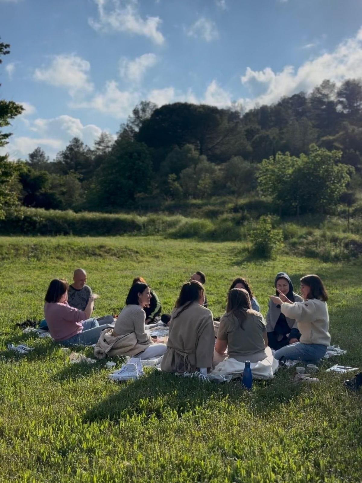 Meditación en grupo durante el retiro Expándete